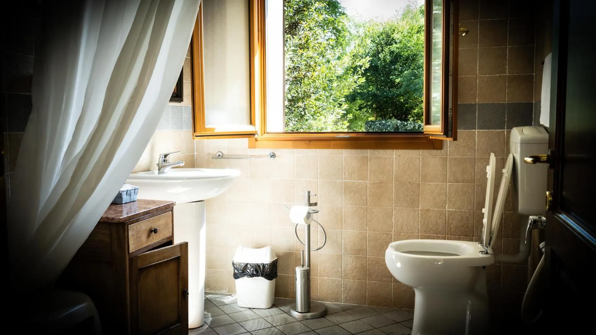 Podere Riosto Cantina&Agriturismo Pianoro Farm stay